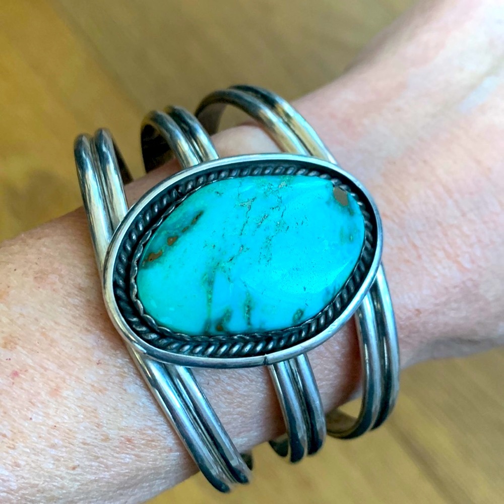Vintage 78 gms Southwestern Navajo Turquoise Row Cuff Bracelet